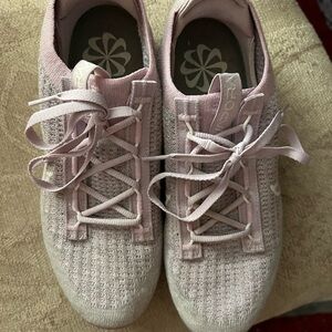 Women’s Nike size 8